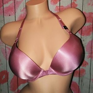 Victoria's Secret Plunge Bombshell